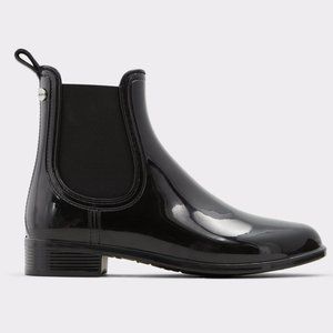 Size 9 Black Shiny Synthetic Chelsea Boot | Aldo